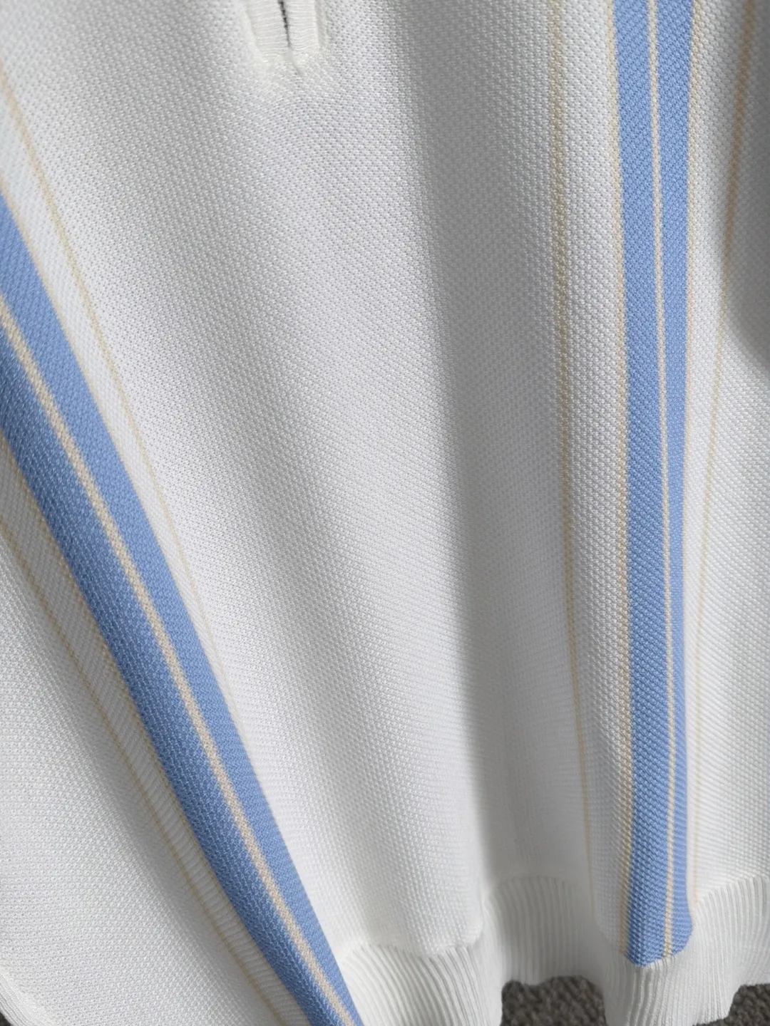 Next day shipment High Quality BC 2026 Summer New Arrival men's short-sleeved T-shirt Made of combed cotton yarn knitted cotton fabric, pure cotton high-weight special yarn, it feels full of weight when weighed, and the upper body is more textured than ordinary T-shirts. This texture can cope with the weather easily and is suitable for both hot and cold! The pattern on the chest adopts three-dimensional embroidery technology, and is perfectly produced stitch by stitch with reference to the original version! Loose fit design, looks noble. Size: M to XXXL